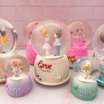گوی موزیکال چراغ‌دار برفی طرح عاشقانه Love با زوج فانتزی